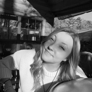 Meet your Posher, Jillian